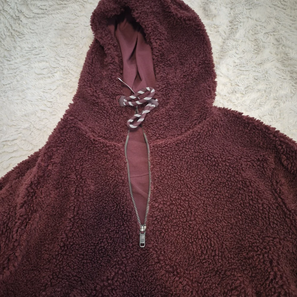 Lululemon Textured Fleece 1/2 Zip Red Merlot - Picture 4 of 7